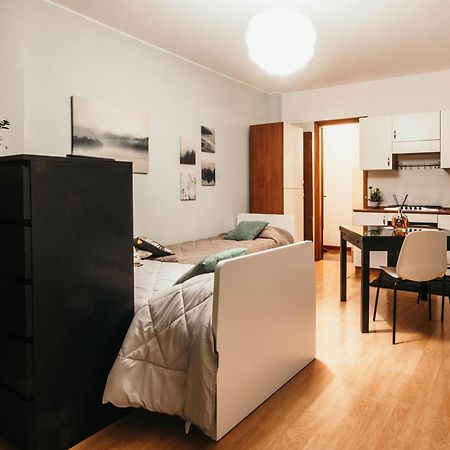 Appartamento Castelli - Affitti Brevi Italia Varese Exterior foto